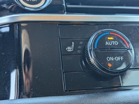 Used 2023 Nissan Pathfinder SV AWD/4WD image 19