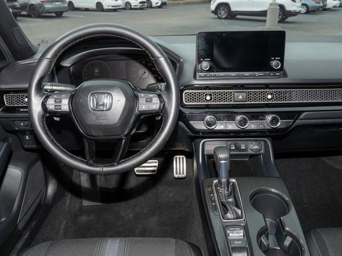 Used 2025 Honda Civic Sport image 6