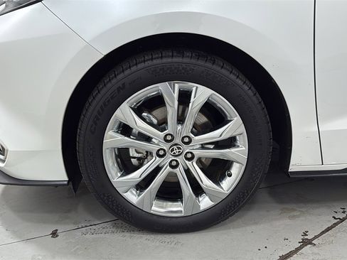 Certified 2023 Toyota Sienna Platinum image 25