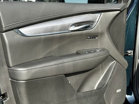 New 2025 Cadillac XT6 Luxury image 21