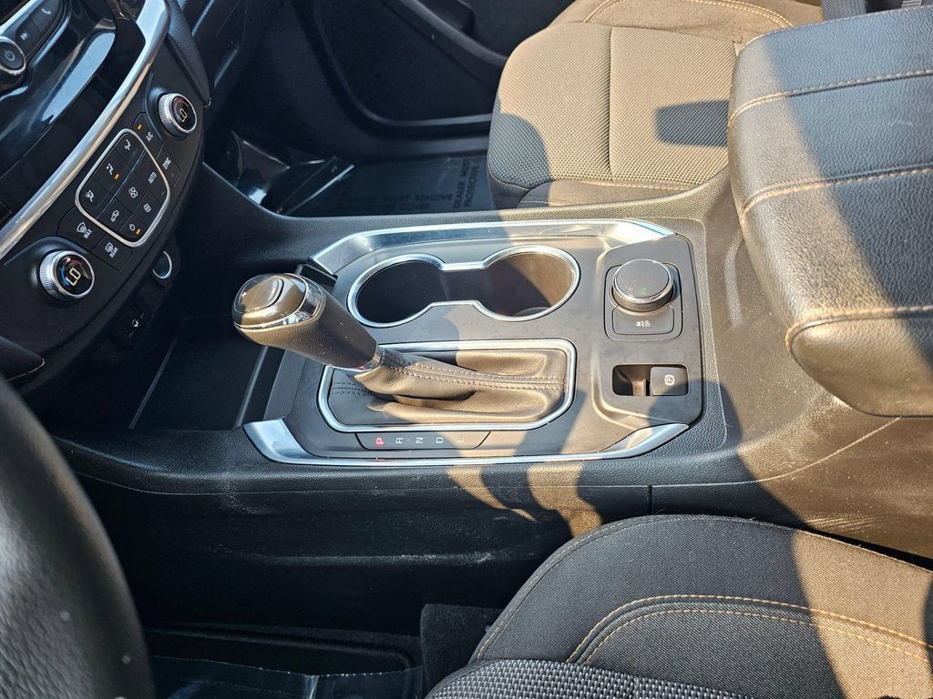 Used 2020 Chevrolet Traverse LS FWD image 27