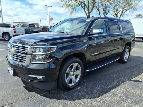 Used 2019 Chevrolet Suburban Premier AWD/4WD image 3