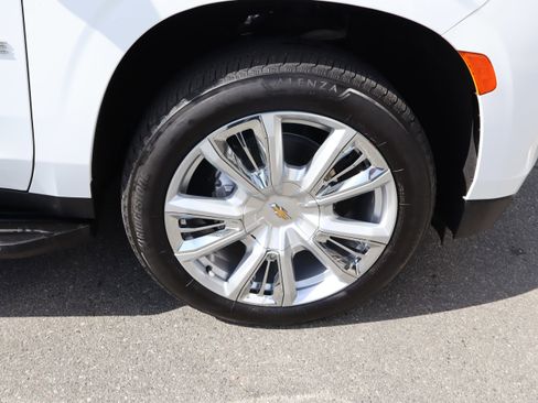 Used 2024 Chevrolet Tahoe High Country AWD/4WD image 42