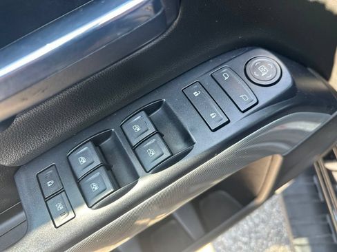 Used 2018 Chevrolet Silverado 1500 LT w/ Midnight Edition AWD/4WD image 15