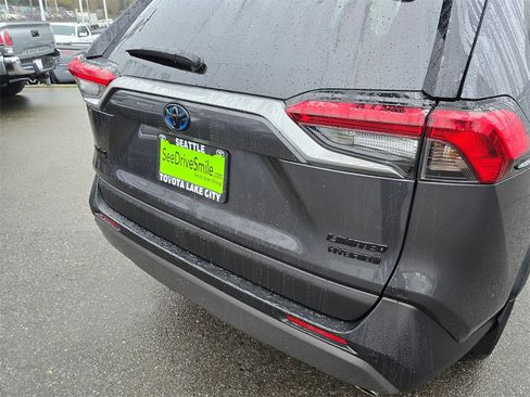Certified 2020 Toyota RAV4 Limited image 13