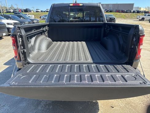 New 2026 RAM 1500 4x4 Crew Cab image 25