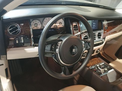 Used 2013 Rolls-Royce Ghost RWD image 22
