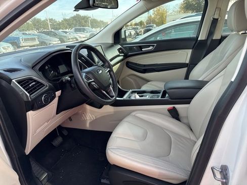 Used 2022 Ford Edge Titanium image 6