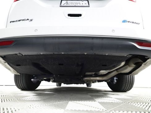 Used 2024 Chrysler Pacifica Select image 41