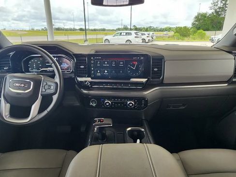 Used 2023 GMC Sierra 1500 SLT w/ SLT Premium Package AWD/4WD image 20