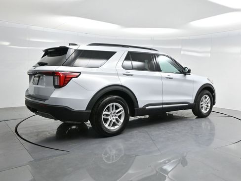 Used 2025 Ford Explorer Active w/ Active Comfort Package RWD image 45