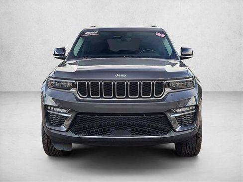 Used 2022 Jeep Grand Cherokee Limited AWD/4WD image 2