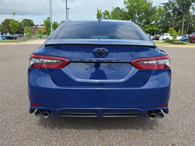 Used 2023 Toyota Camry XSE FWD image 4