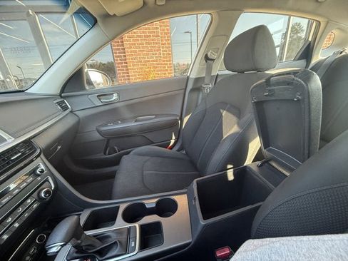 Used 2020 Kia Optima LX image 27