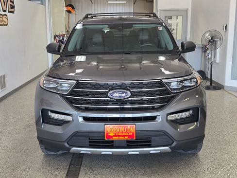 Used 2023 Ford Explorer XLT w/ Equipment Group 202A AWD/4WD image 2