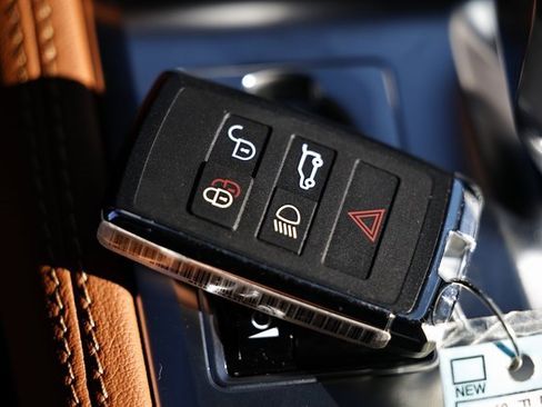 New 2026 Jaguar F-PACE R-Dynamic S image 50