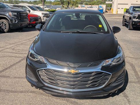 Used 2019 Chevrolet Cruze LT FWD image 3