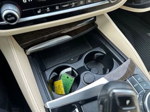 Used 2019 BMW 530i xDrive w/ Premium Package image 46