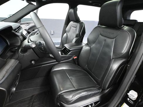 Used 2022 Jeep Grand Cherokee Overland w/ Luxury Tech Group IV image 26