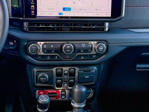 New 2026 Jeep Wrangler Unlimited Rubicon AWD/4WD image 14