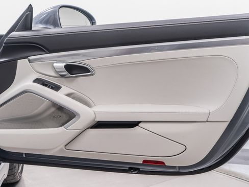 Used 2025 Porsche 718 Boxster image 43