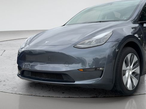 Used 2023 Tesla Model Y Long Range AWD/4WD image 34