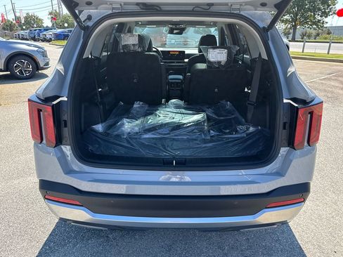 Used 2025 Kia Sorento SX FWD image 18