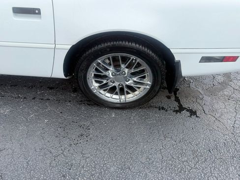 Used 1996 Chevrolet Corvette Coupe RWD image 10