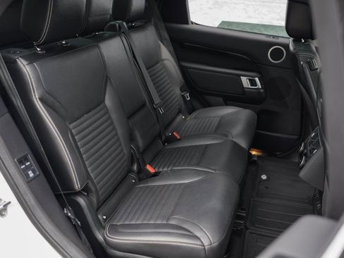 Used 2023 Land Rover Discovery S image 26