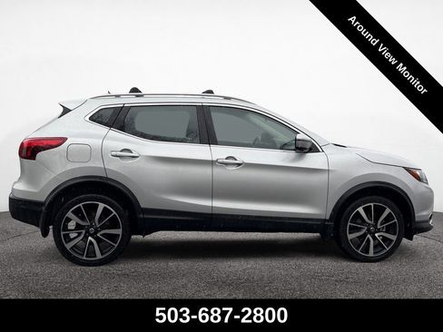 Used 2017 Nissan Rogue Sport SL image 6