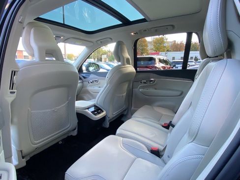 Used 2022 Volvo XC90 T6 Inscription image 19