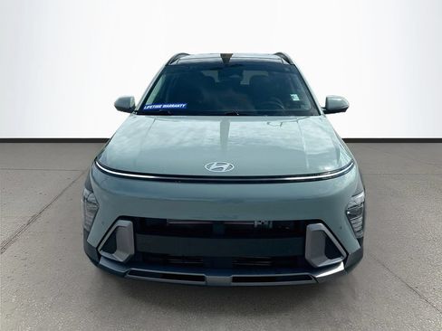 Used 2025 Hyundai Kona Limited AWD/4WD image 2