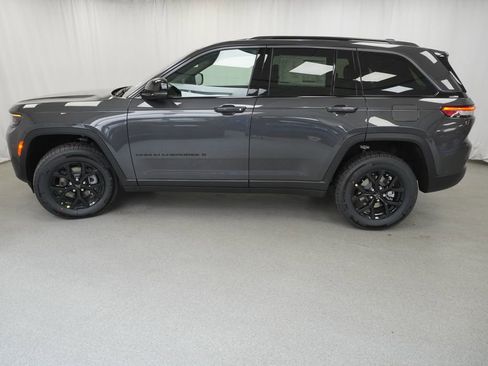 New 2026 Jeep Grand Cherokee Altitude AWD/4WD image 14
