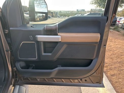 Used 2022 Ford F250 Lariat w/ Lariat Ultimate Package image 10