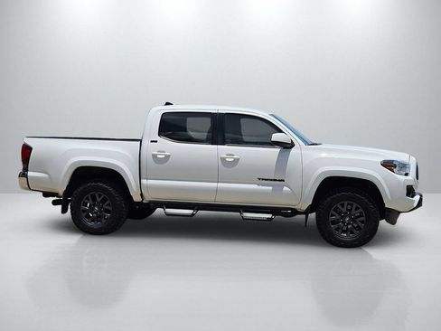 Used 2023 Toyota Tacoma SR5 RWD image 4
