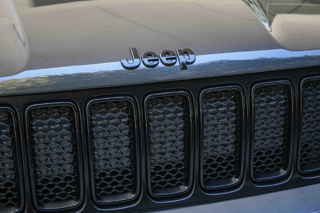 Used 2023 Jeep Renegade Altitude AWD/4WD image 9