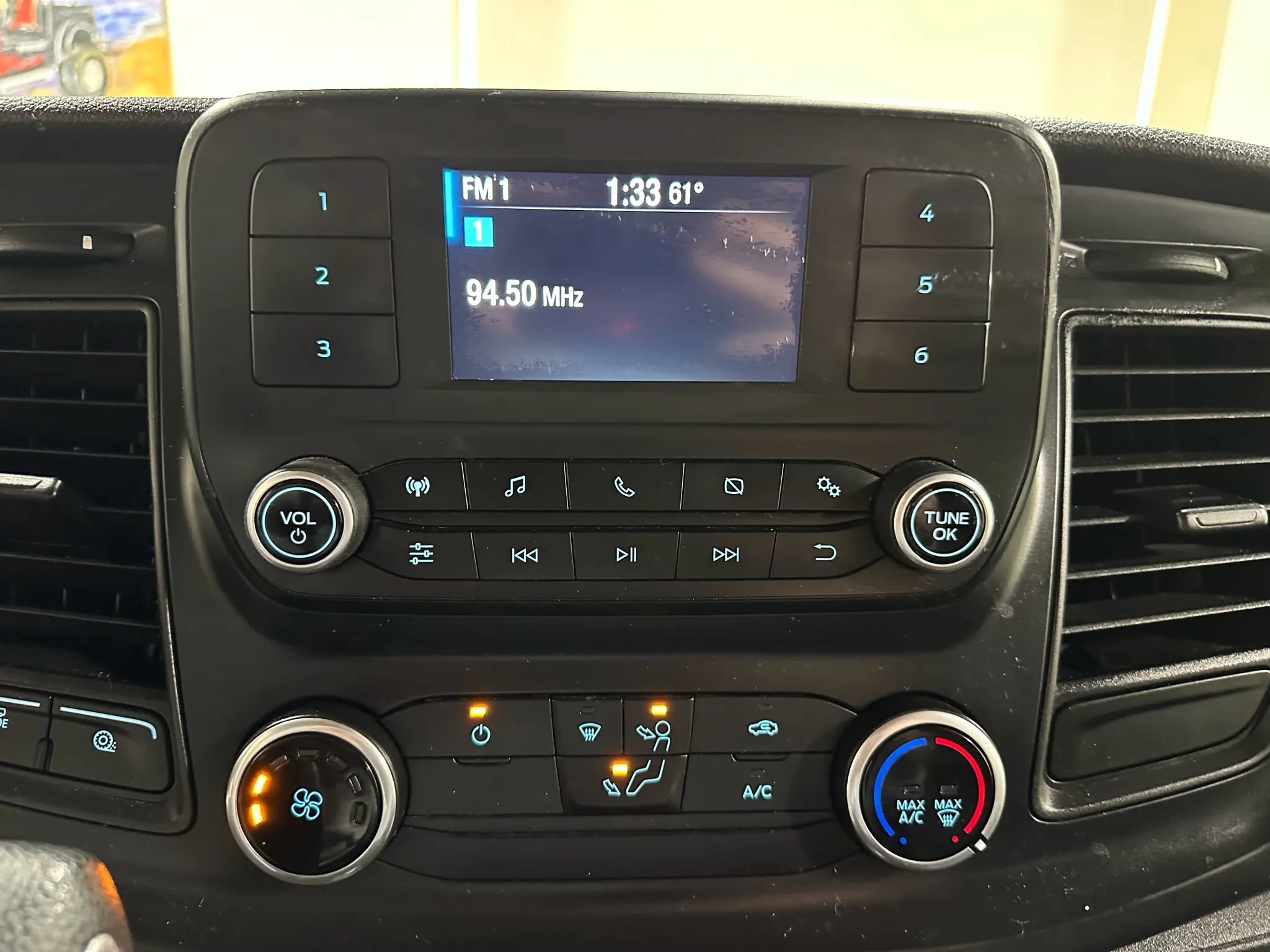 Used 2020 Ford Transit 150 Medium Roof RWD image 34