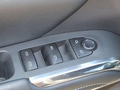 Used 2026 Chevrolet Traverse LT FWD image 21