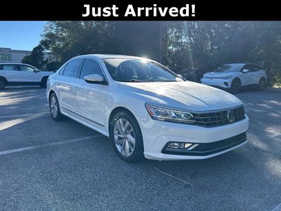 Used 2016 Volkswagen Passat 1.8T SE w/ Lighting Package (P06)