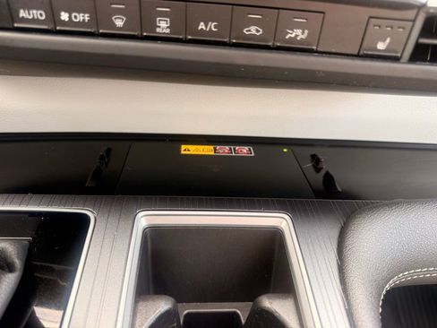 Used 2025 Toyota Sienna XLE w/ XLE Plus Package AWD/4WD image 23