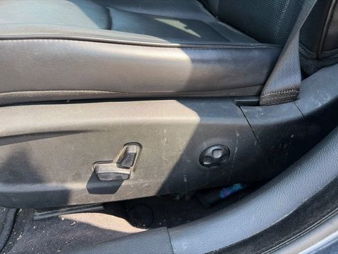 Used 2015 Chrysler 300 C AWD/4WD image 11