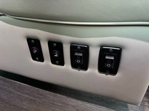 Used 2016 Mercedes-Benz Sprinter 2500 image 30