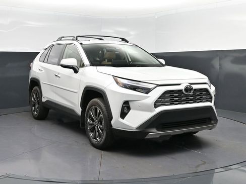 Used 2025 Toyota RAV4 Limited AWD/4WD image 9