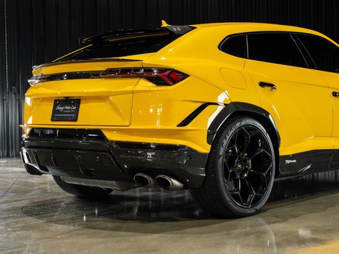 Used 2024 Lamborghini Urus Performante AWD/4WD image 35