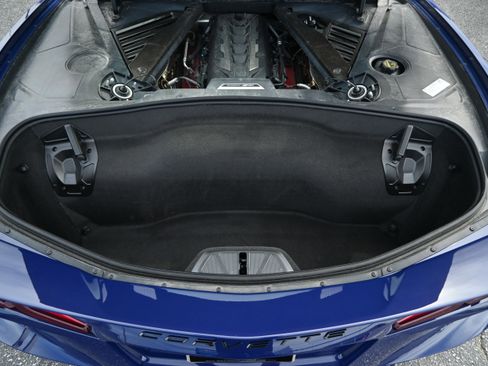 Used 2025 Chevrolet Corvette Stingray Premium Cpe w/ Z51 Performance Package RWD image 33