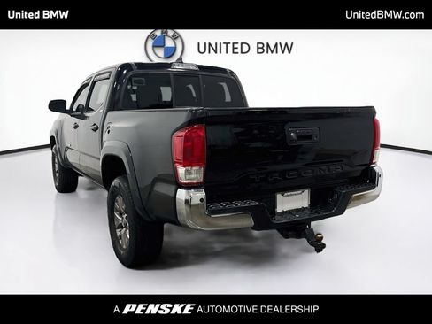 Used 2017 Toyota Tacoma SR5 w/ Tow Package RWD image 7