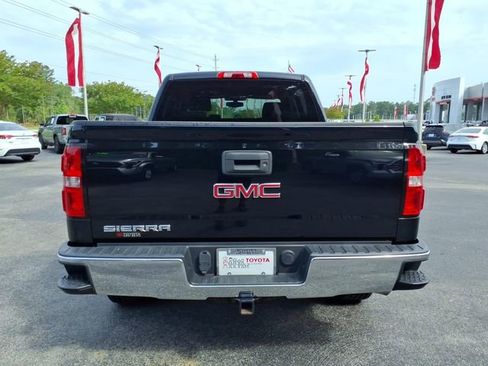 Used 2017 GMC Sierra 1500 SLE w/ SLE Value Package AWD/4WD image 2