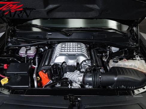 Used 2015 Dodge Challenger SRT Hellcat RWD image 44