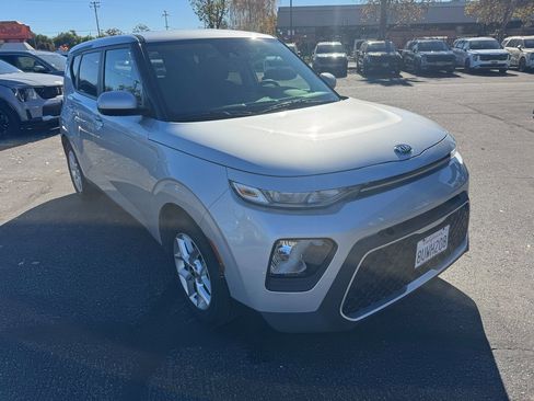 Used 2020 Kia Soul S image 7