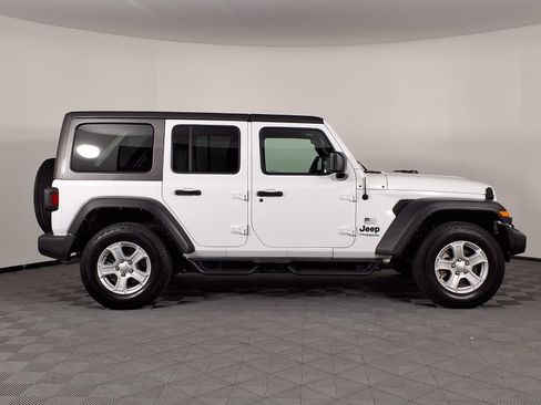 Used 2022 Jeep Wrangler Unlimited Sport AWD/4WD image 31